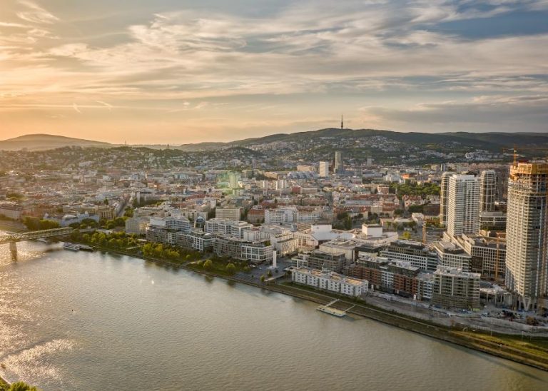 15 Minute City – What is it? And why work there?